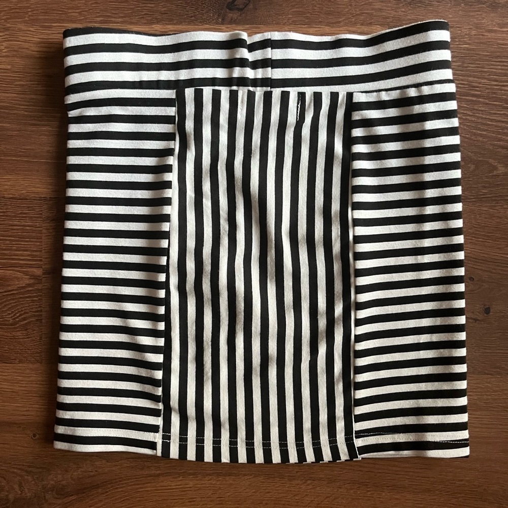 MINK PINK Striped Black and White Women's Mini Skirt - Picture 3 of 6